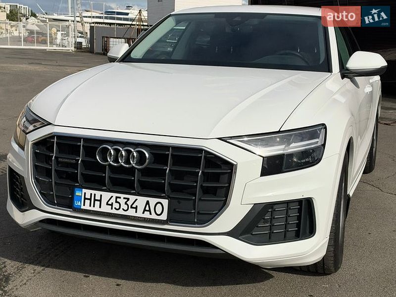 Внедорожник / Кроссовер Audi Q8 2021 в Одессе