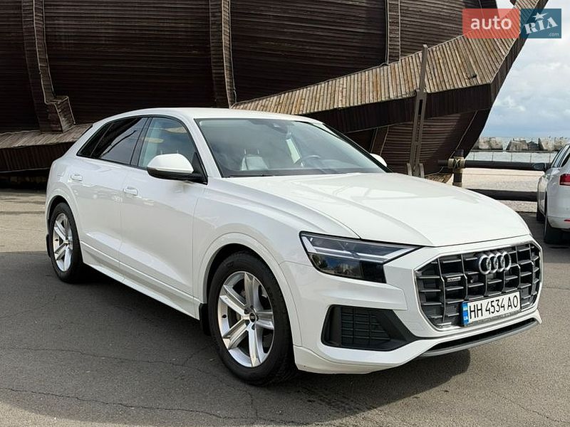 Внедорожник / Кроссовер Audi Q8 2021 в Одессе
