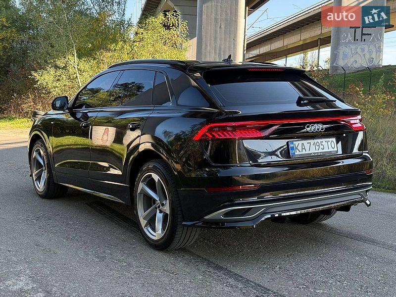 Внедорожник / Кроссовер Audi Q8 2018 в Киеве