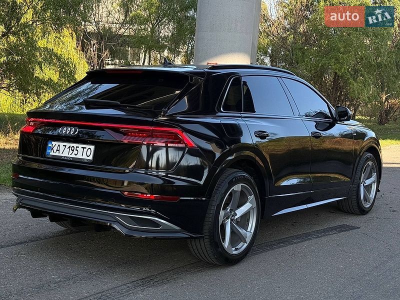 Внедорожник / Кроссовер Audi Q8 2018 в Киеве