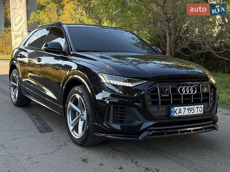 Внедорожник / Кроссовер Audi Q8 2018 в Киеве