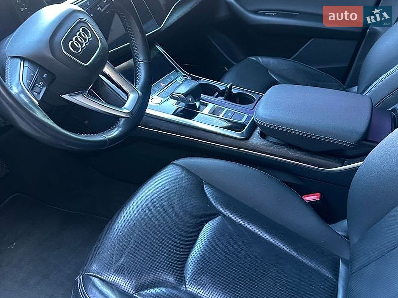 Внедорожник / Кроссовер Audi Q8 2019 в Иршаве