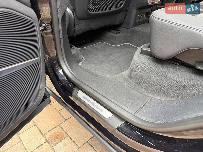 Внедорожник / Кроссовер Audi Q8 2020 в Киеве