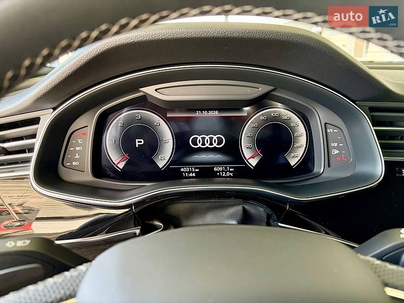Позашляховик / Кросовер Audi Q8 2023 в Ужгороді