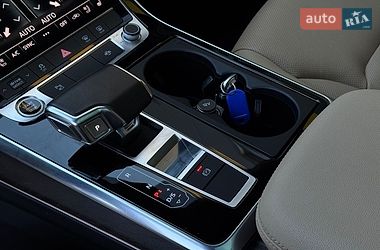 Внедорожник / Кроссовер Audi Q8 2021 в Киеве