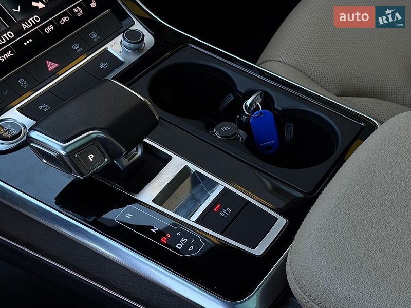 Внедорожник / Кроссовер Audi Q8 2021 в Киеве