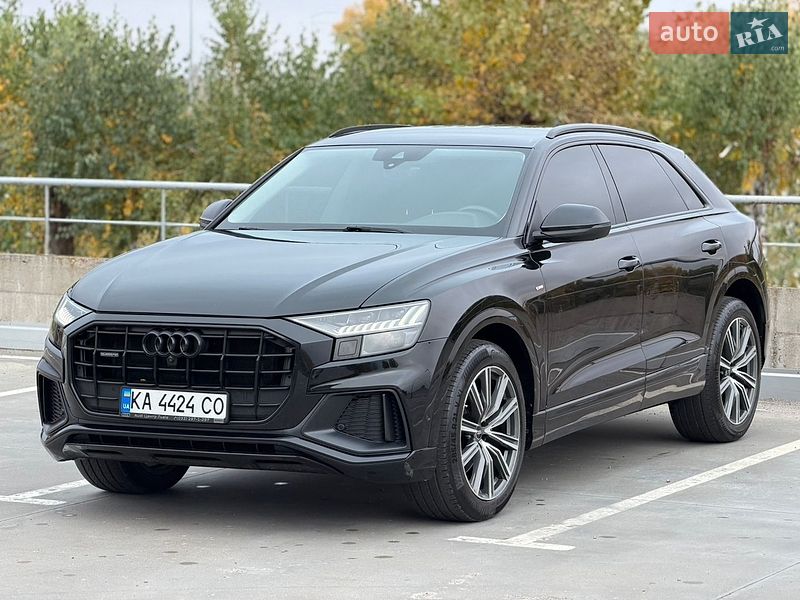 Внедорожник / Кроссовер Audi Q8 2022 в Киеве