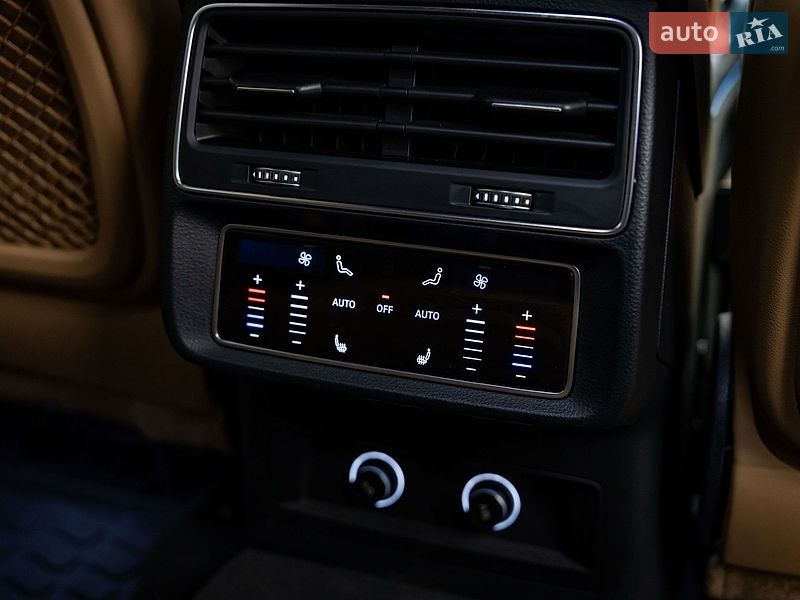 Внедорожник / Кроссовер Audi Q8 2019 в Киеве