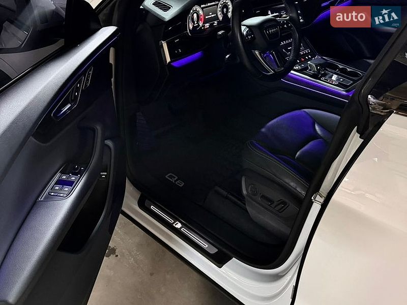 Позашляховик / Кросовер Audi Q8 2020 в Рівному