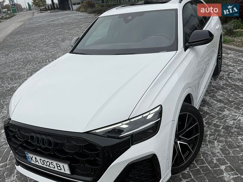 Позашляховик / Кросовер Audi Q8 2023 в Києві
