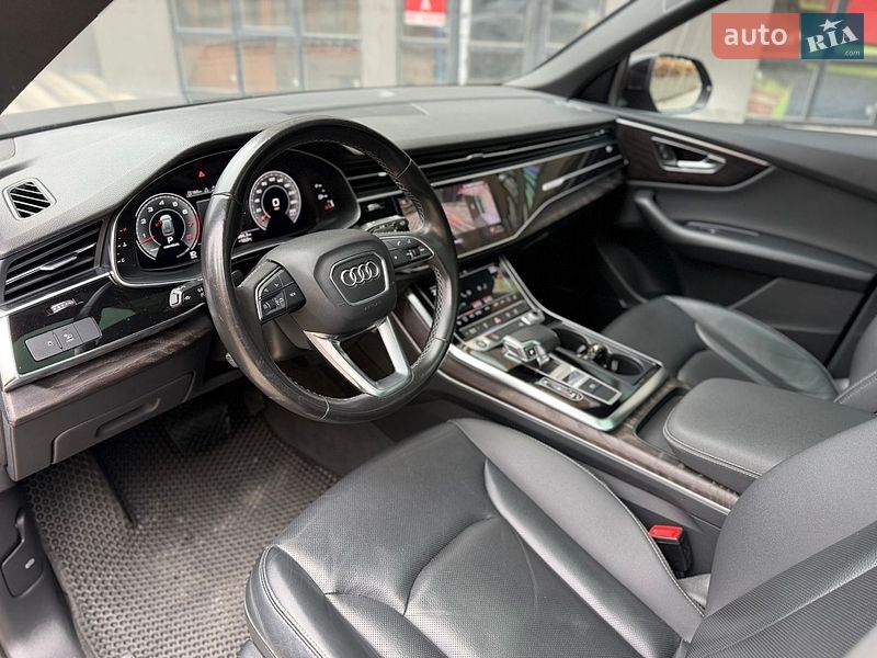Позашляховик / Кросовер Audi Q8 2021 в Києві