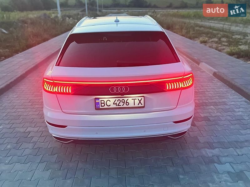 Внедорожник / Кроссовер Audi Q8 2018 в Ужгороде