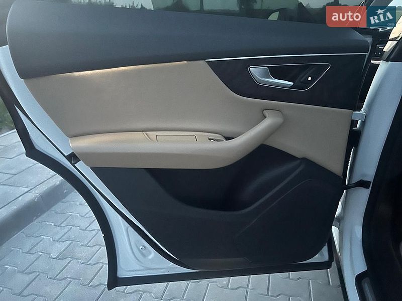 Внедорожник / Кроссовер Audi Q8 2018 в Ужгороде