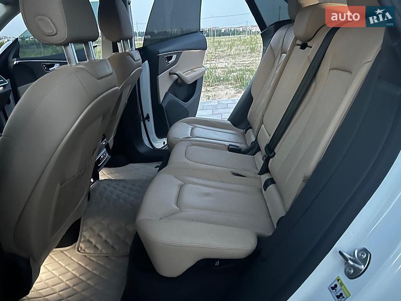 Внедорожник / Кроссовер Audi Q8 2018 в Ужгороде