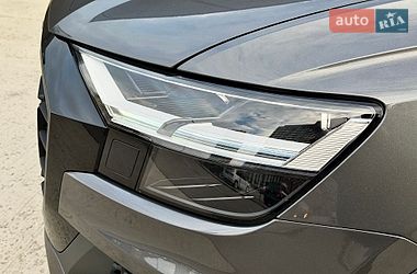Позашляховик / Кросовер Audi Q8 2020 в Києві