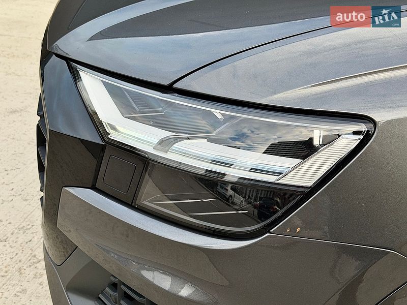Позашляховик / Кросовер Audi Q8 2020 в Києві