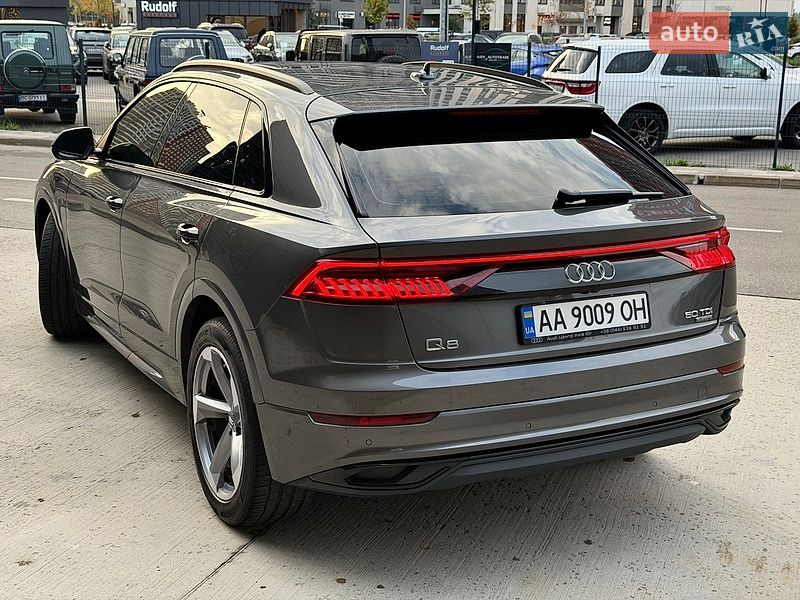 Позашляховик / Кросовер Audi Q8 2020 в Києві