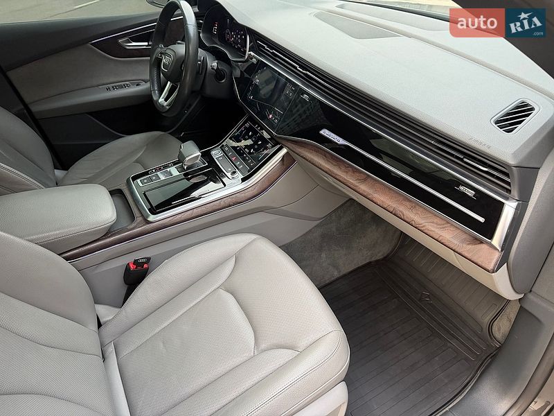 Позашляховик / Кросовер Audi Q8 2020 в Києві