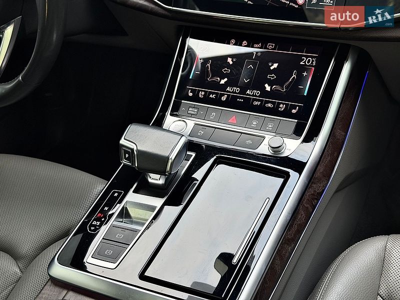 Позашляховик / Кросовер Audi Q8 2020 в Києві
