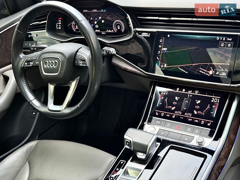 Позашляховик / Кросовер Audi Q8 2020 в Києві
