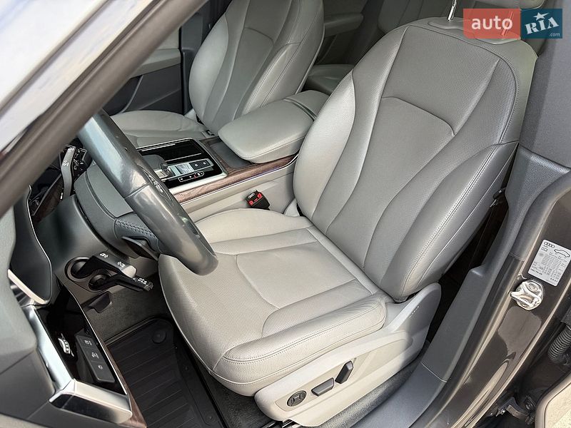 Позашляховик / Кросовер Audi Q8 2020 в Києві