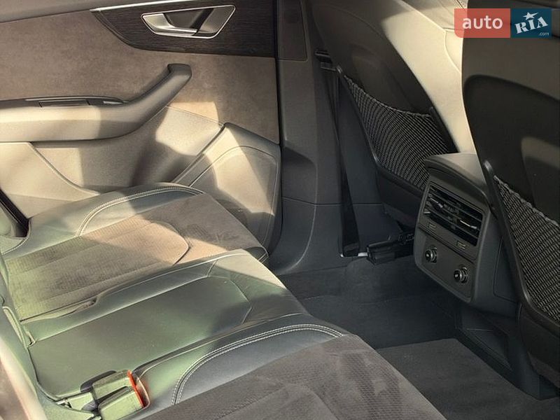 Внедорожник / Кроссовер Audi Q8 2019 в Днепре