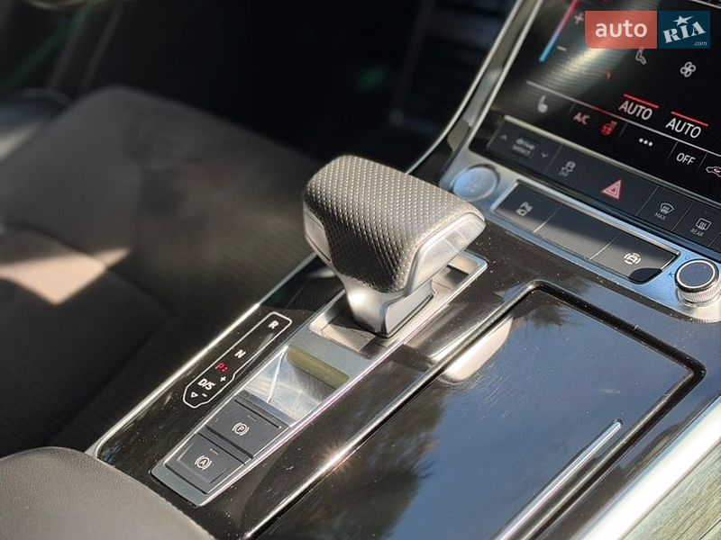 Внедорожник / Кроссовер Audi Q8 2019 в Днепре