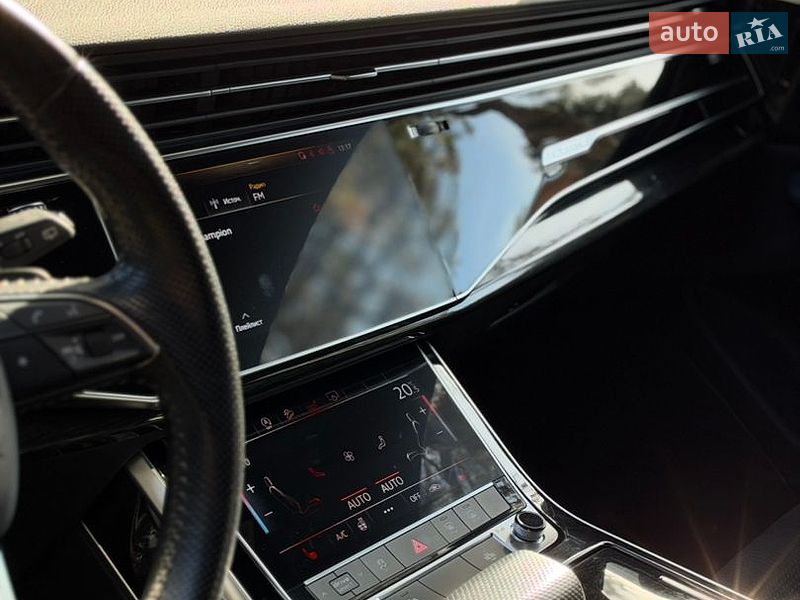 Внедорожник / Кроссовер Audi Q8 2019 в Днепре