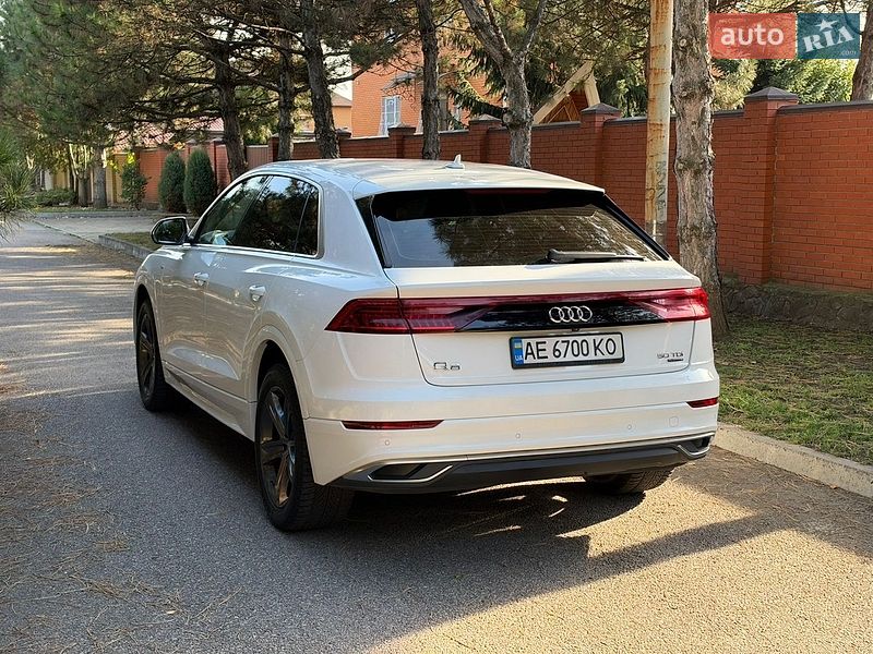 Внедорожник / Кроссовер Audi Q8 2019 в Днепре