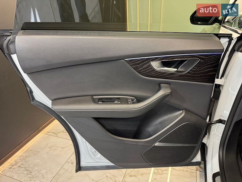 Внедорожник / Кроссовер Audi Q8 2022 в Одессе