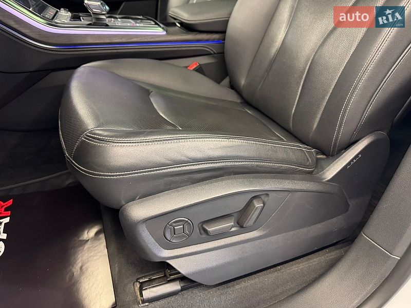 Внедорожник / Кроссовер Audi Q8 2022 в Одессе