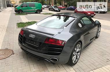 Купе Audi R8 2010 в 