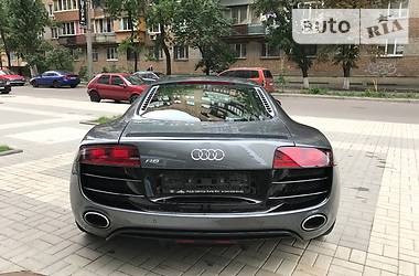 Купе Audi R8 2010 в 
