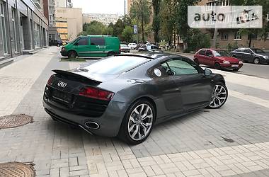 Купе Audi R8 2010 в 