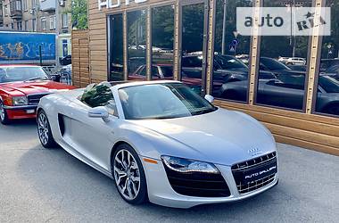 Кабріолет Audi R8 2011 в 
