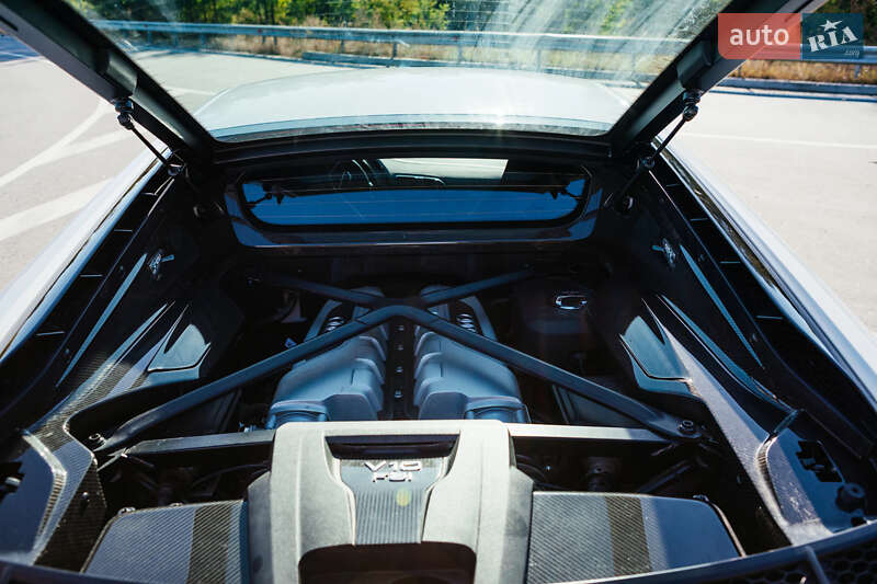 Купе Audi R8 2022 в Киеве