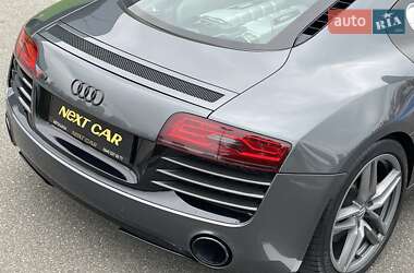 Купе Audi R8 2013 в  фото 10 Купе Audi R8 2013 в