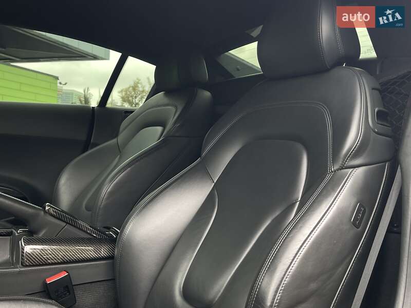 Купе Audi R8 2013 в Киеве