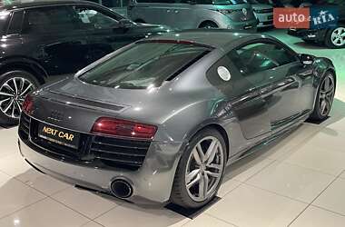 Купе Audi R8 2013 в  фото 61 Купе Audi R8 2013 в