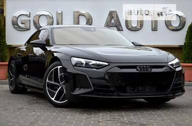 Купе Audi RS e-tron GT 2021 в 