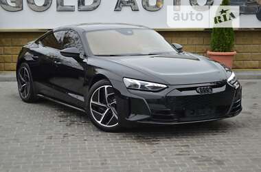 Купе Audi RS e-tron GT 2021 в 