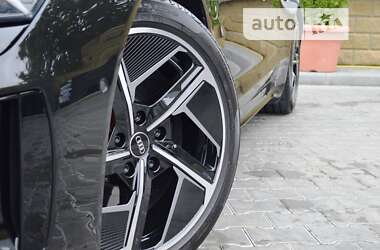 Купе Audi RS e-tron GT 2021 в 
