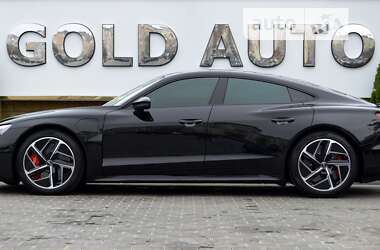 Купе Audi RS e-tron GT 2021 в 