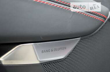 Купе Audi RS e-tron GT 2021 в 