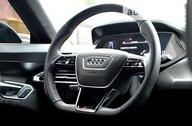 Купе Audi RS e-tron GT 2021 в 