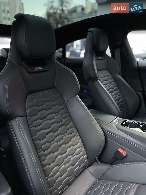 Купе Audi RS e-tron GT 2021 в Одесі