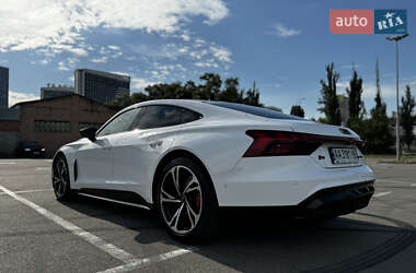 Купе Audi RS e-tron GT 2023 в 