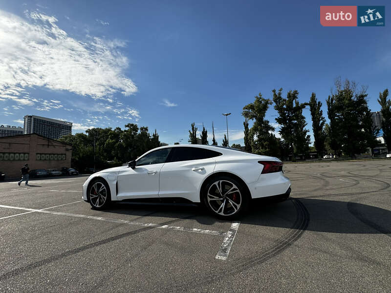 Купе Audi RS e-tron GT 2023 в Киеве
