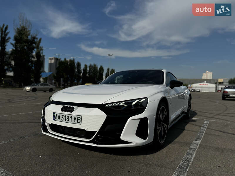 Купе Audi RS e-tron GT 2023 в Киеве