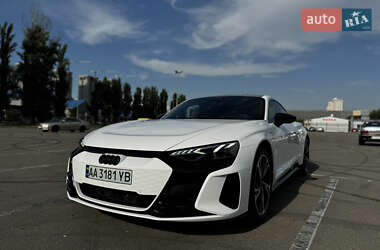 Купе Audi RS e-tron GT 2023 в 